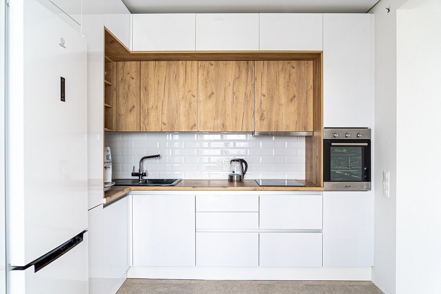 Кухня угловая Хай-тек — Белый и дуб